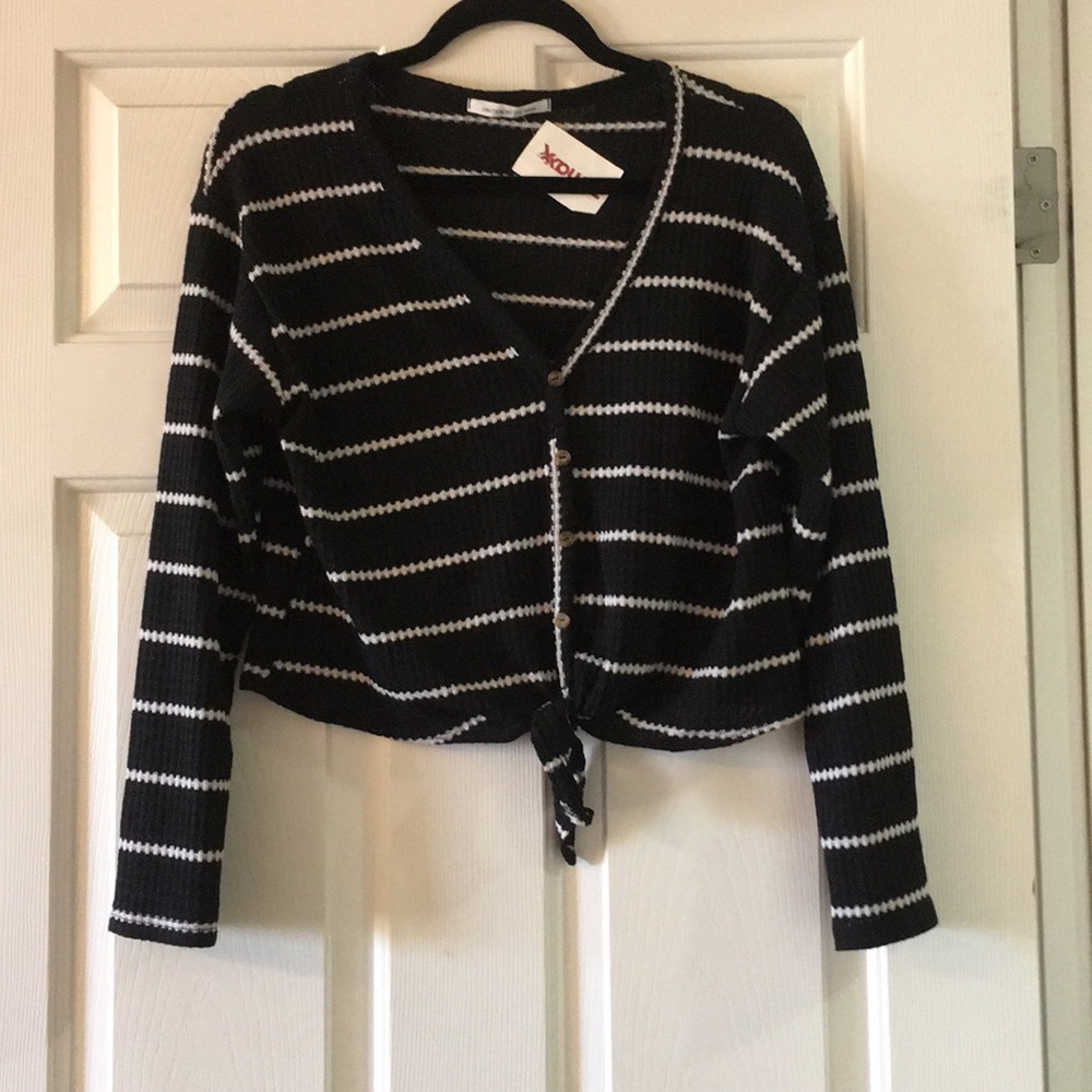 Long sleeve cropped stripe shirt! Very cute